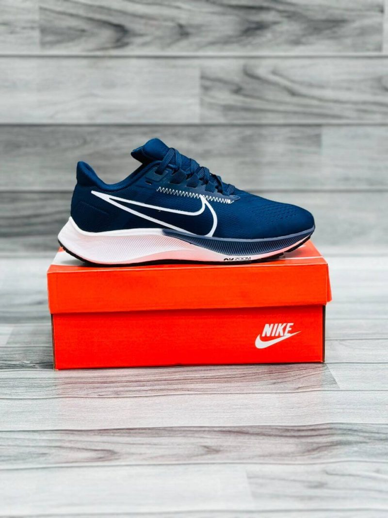 NKE Air Zoom Pegasus 38 - Image 3