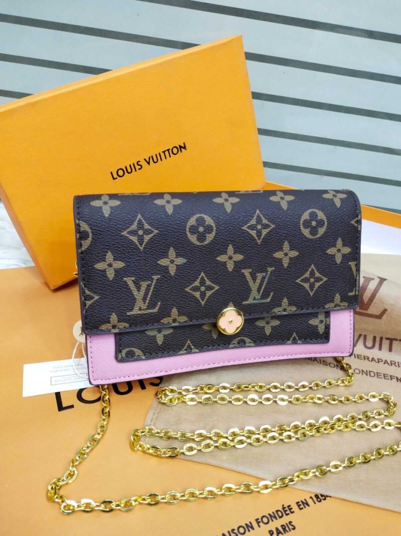 Louis Vuitton Premium Quality Bag with Stylish Chain - Image 4