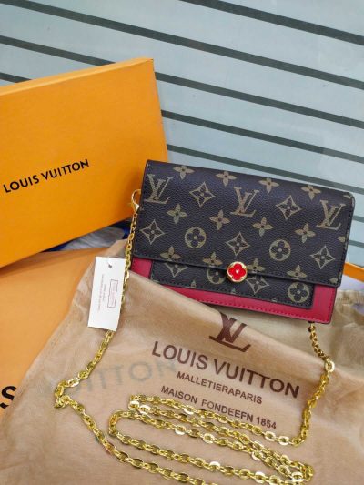 Louis Vuitton Premium Quality Bag with Stylish Chain in Pakistan